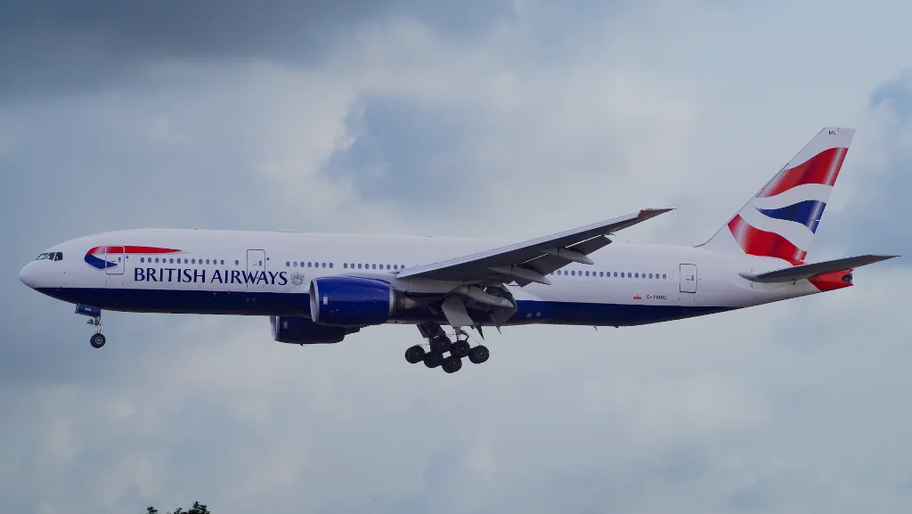 G-YMML B77L British Airways