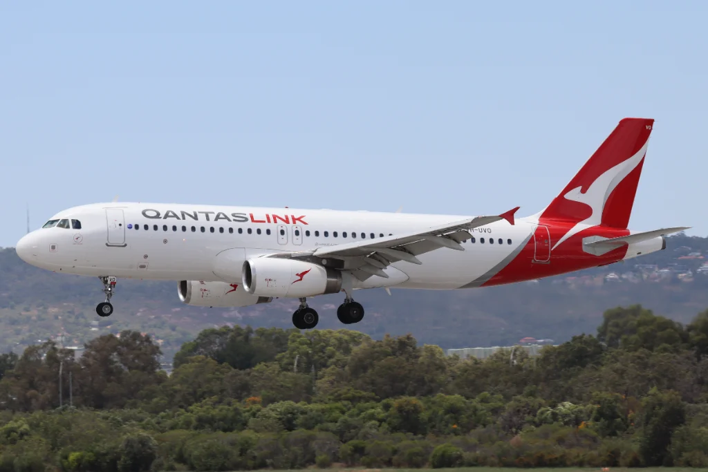 VH-UVO