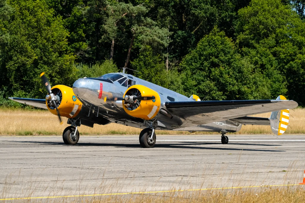 N184KP BE18 Classic Formation