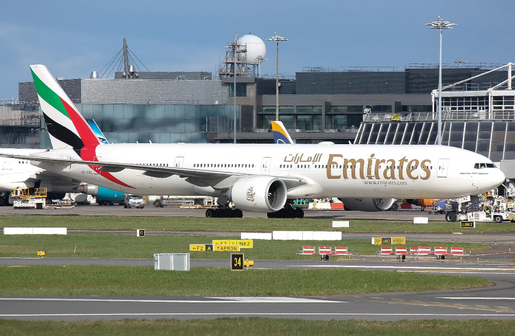 A6-ENZ B77W