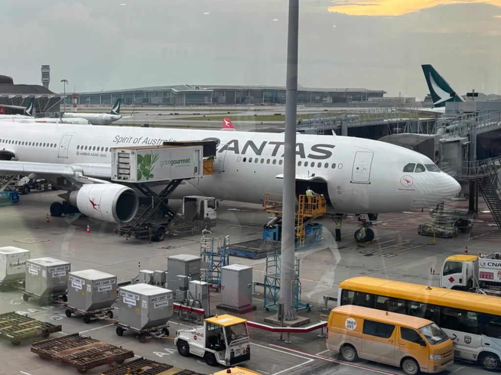 VH-QPJ A333 Qantas