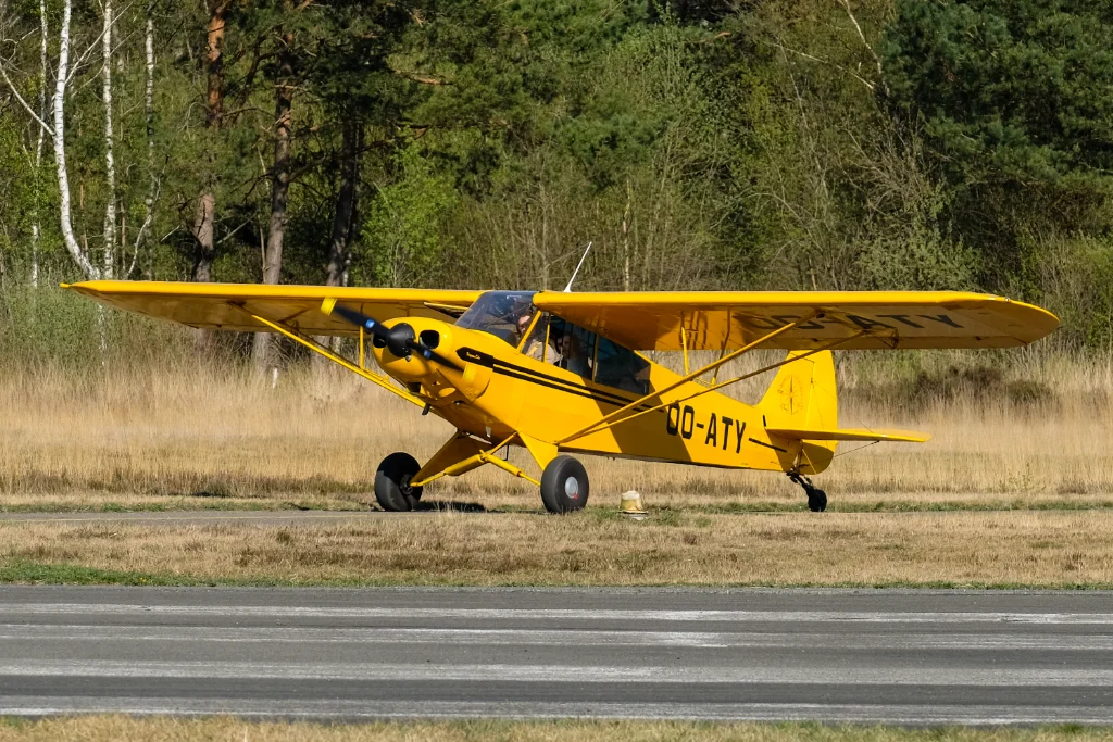 OO-ATY PA18 Private
